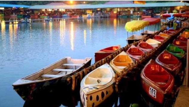 Highlights of West Java: 4-Day Jakarta & Bandung Cultural and Shopping Journey