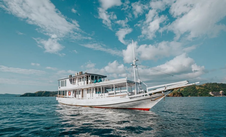 4-Day Komodo Island Adventure and Cultural Tour