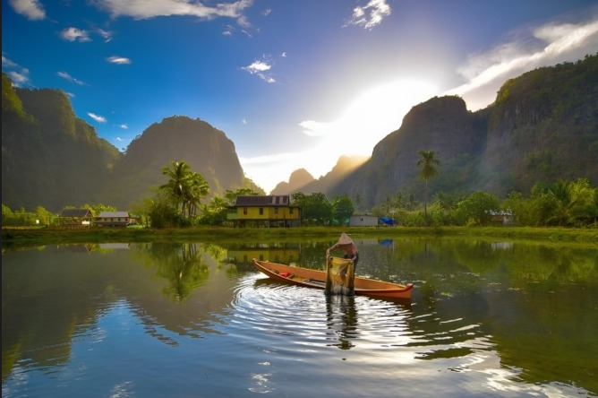 Discover Makassar & Maros: Karsts, Culture, and Coastal Charm